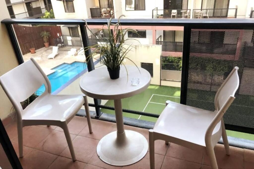 פרת'' City & Lakeside With Free Parking, Pool And 10 Mins Walk Into The City מראה חיצוני תמונה