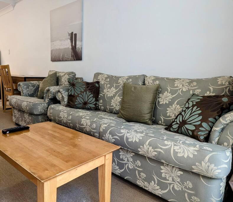 פרת'' City & Lakeside With Free Parking, Pool And 10 Mins Walk Into The City מראה חיצוני תמונה